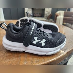 Toddler tennis shoes